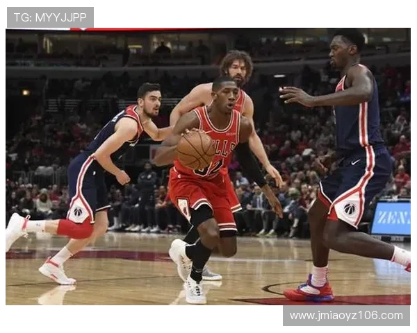 太阳队续约瑞安邓恩第三年球队选项上季场均69分36篮板表现稳定